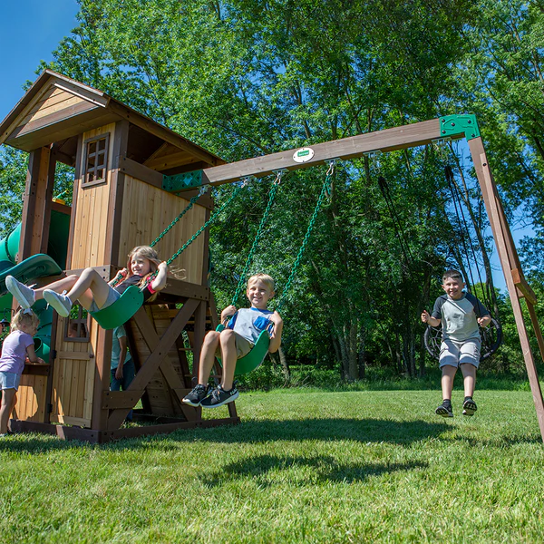 Provide hours of entertainment with 2 belt swings and a disc web swing.