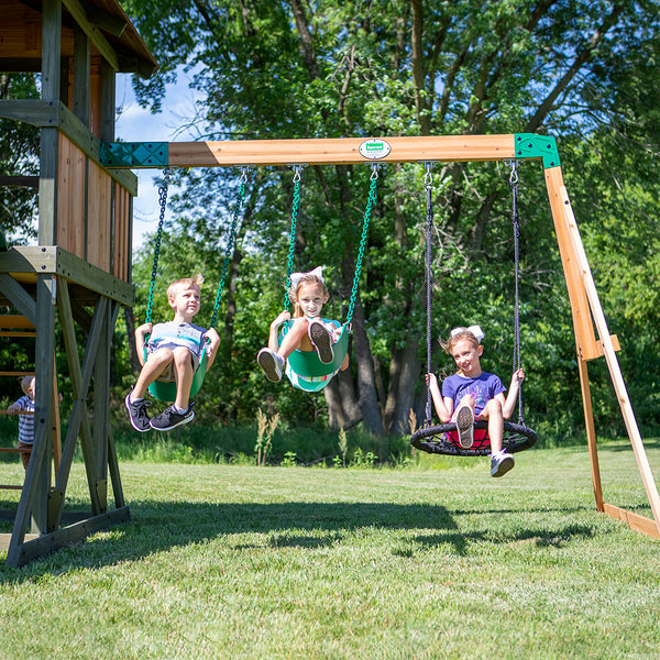Provide hours of entertainment with 2 belt swings and a disc web swing.