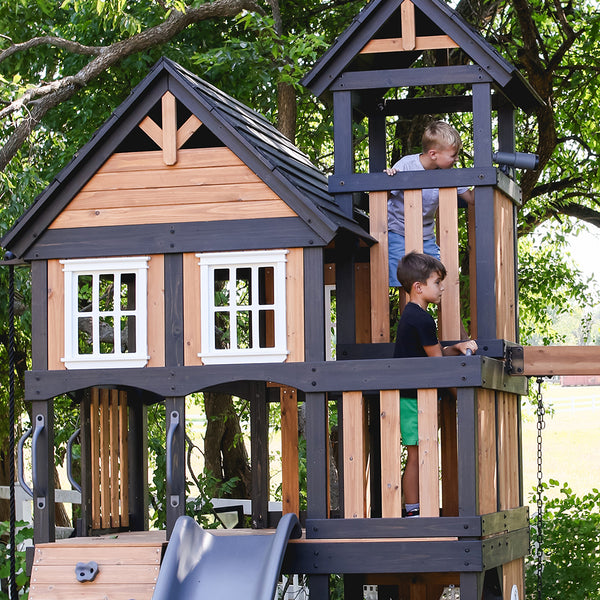 The centerpiece of this high-rise hangout is a large, elevated clubhouse, topped by a covered crow's nest that serves as the perfect lookout for your little adventurers. Explore through the secret door and crawling tunnel to a hidden climbing tower for imaginative exploration!