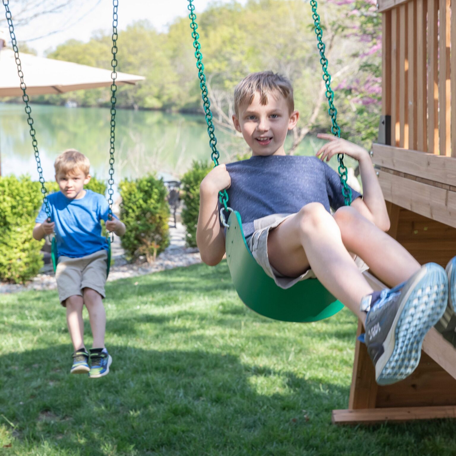 Endeavor II Swing Set Swings